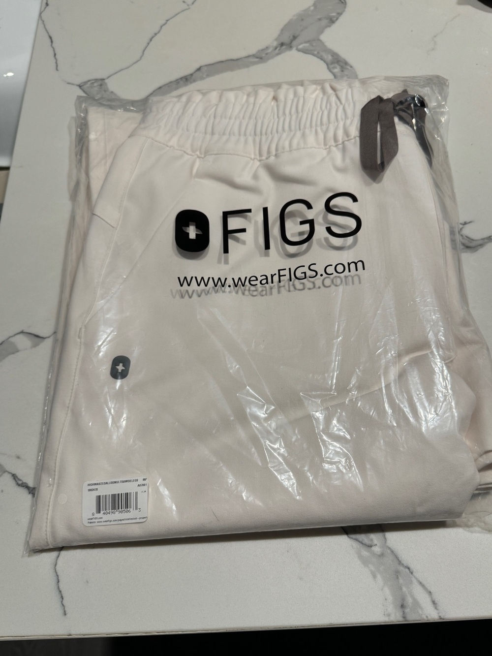 Figs Allison Scrub Pants wide leg MP medium petite Off White NEW